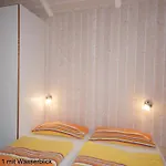 4 Personen Mit Privatem Bootsteg, Direkte Seelage, Kanu, Sauna Und Kaminofen In * Otterndorf