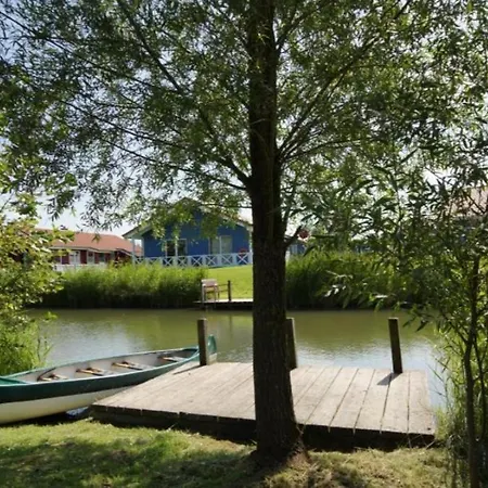 Holiday home 4 Personen Mit Privatem Bootsteg, Direkte Seelage, Kanu, Sauna Und Kaminofen In *