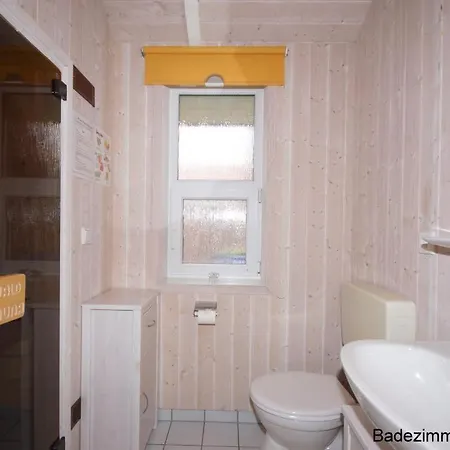 Holiday home 4 Personen Mit Privatem Bootsteg, Direkte Seelage, Kanu, Sauna Und Kaminofen In *