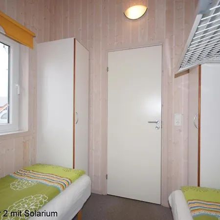 4 Personen Mit Privatem Bootsteg, Direkte Seelage, Kanu, Sauna Und Kaminofen In *