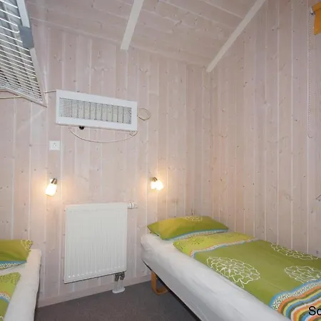 4 Personen Mit Privatem Bootsteg, Direkte Seelage, Kanu, Sauna Und Kaminofen In Otterndorf