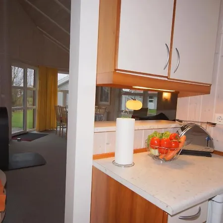4 Personen Mit Privatem Bootsteg, Direkte Seelage, Kanu, Sauna Und Kaminofen In Holiday home *